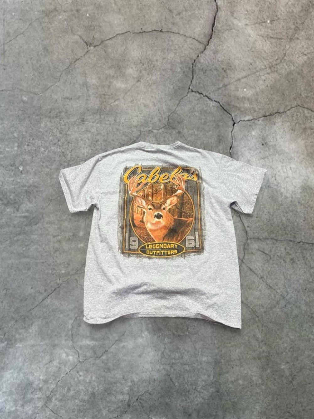 Cabela’s Legendary Outfitters Deer Hunting Graphic T-Shirt Gray Large